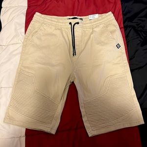 Akademiks Khaki Shorts Size L